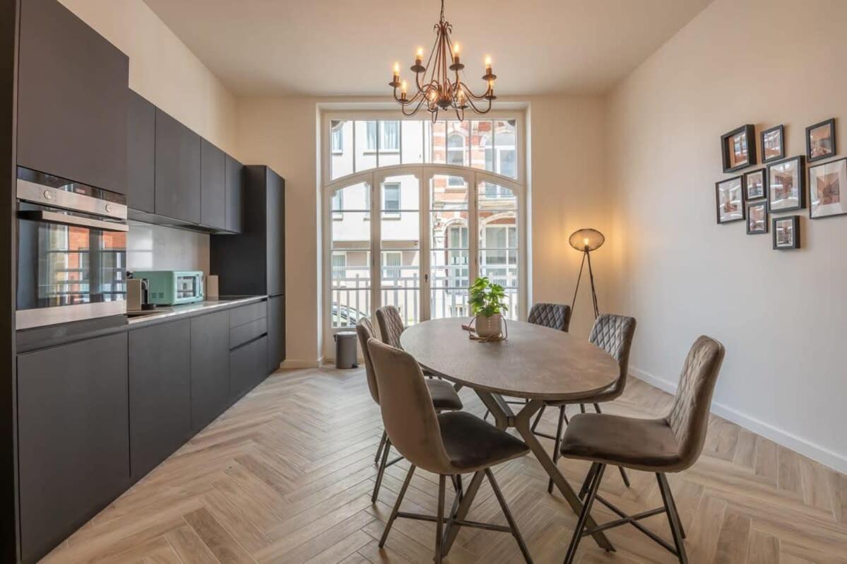 Beautiful Renovated Apartment In An Authentic Building Ostende Kültér fotó